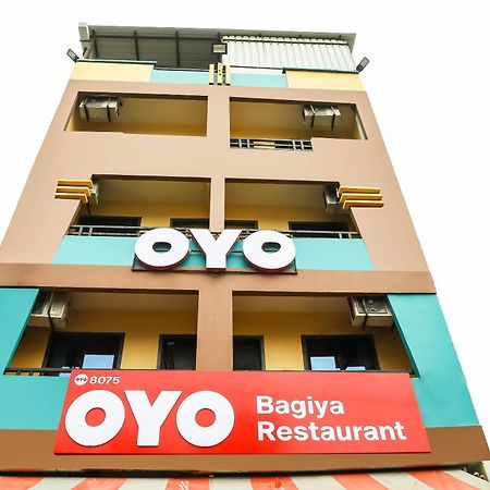 Spot On Bagiya Restaurant Hotel Harda Exterior photo