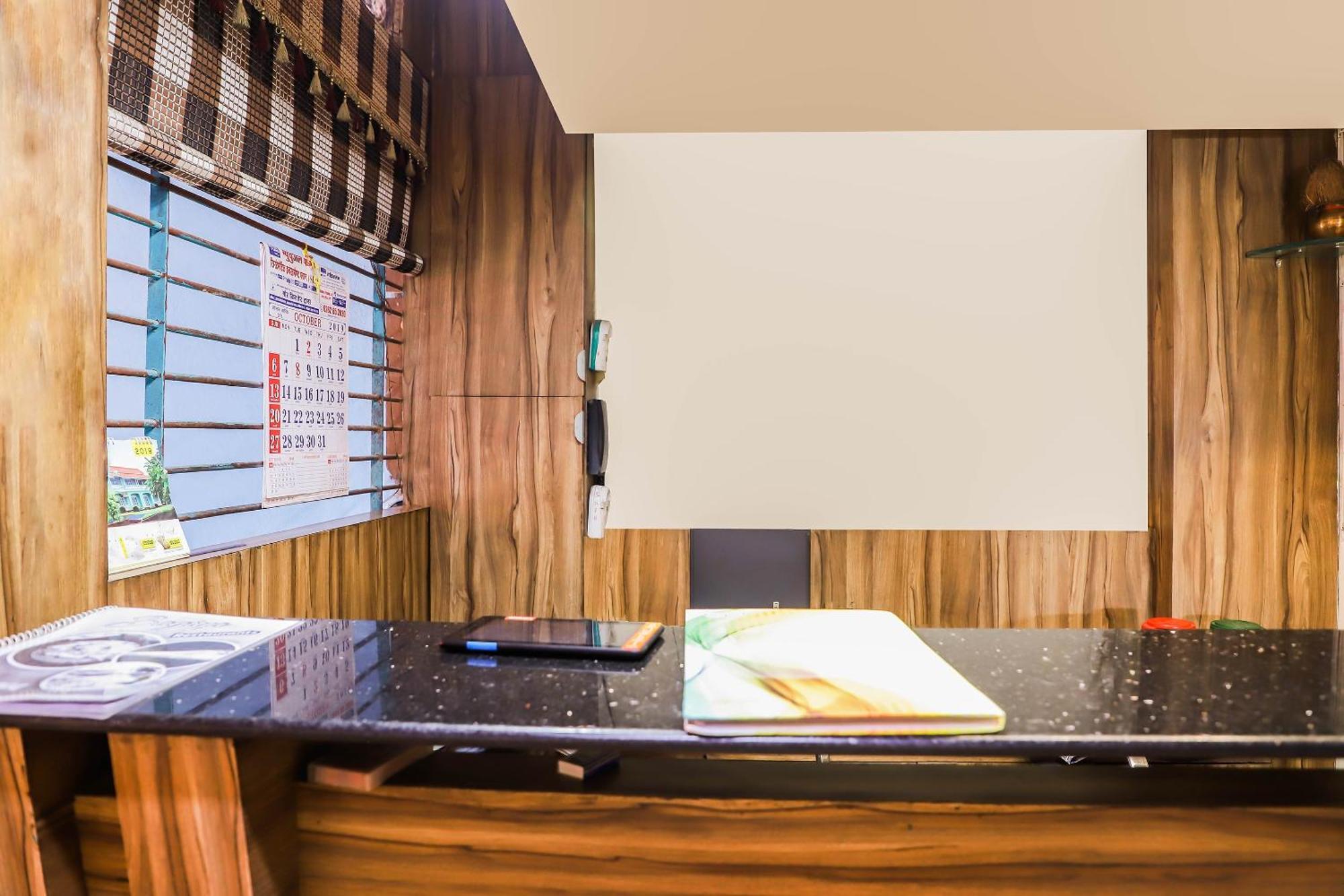 Spot On Bagiya Restaurant Hotel Harda Exterior photo